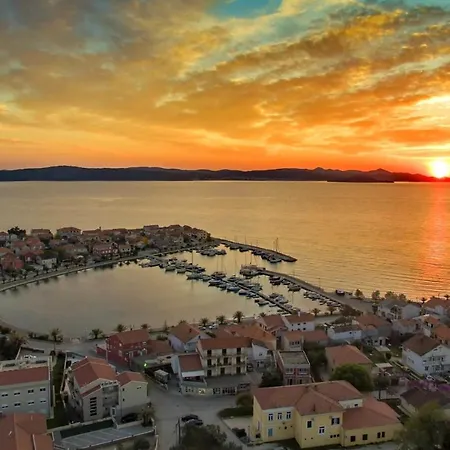 Apartments With Parking Spaces Bibinje, Zadar - 5753 Apartman Bibinje